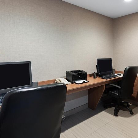 Microtel Inn & Suites By Wyndham Kirkland Lake Экстерьер фото