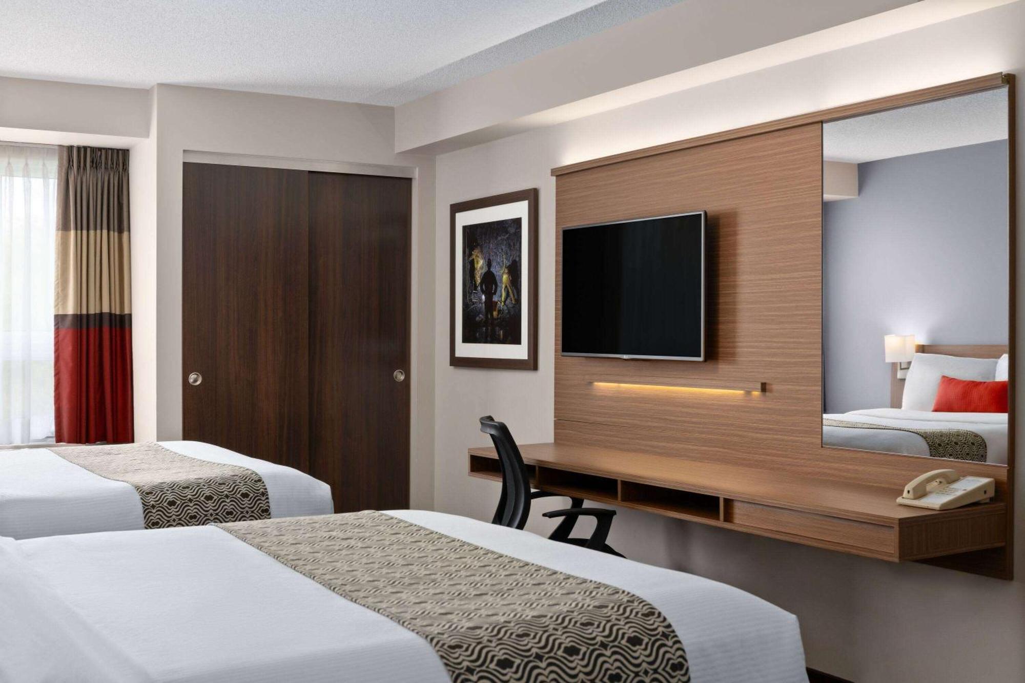 Microtel Inn & Suites By Wyndham Kirkland Lake Экстерьер фото
