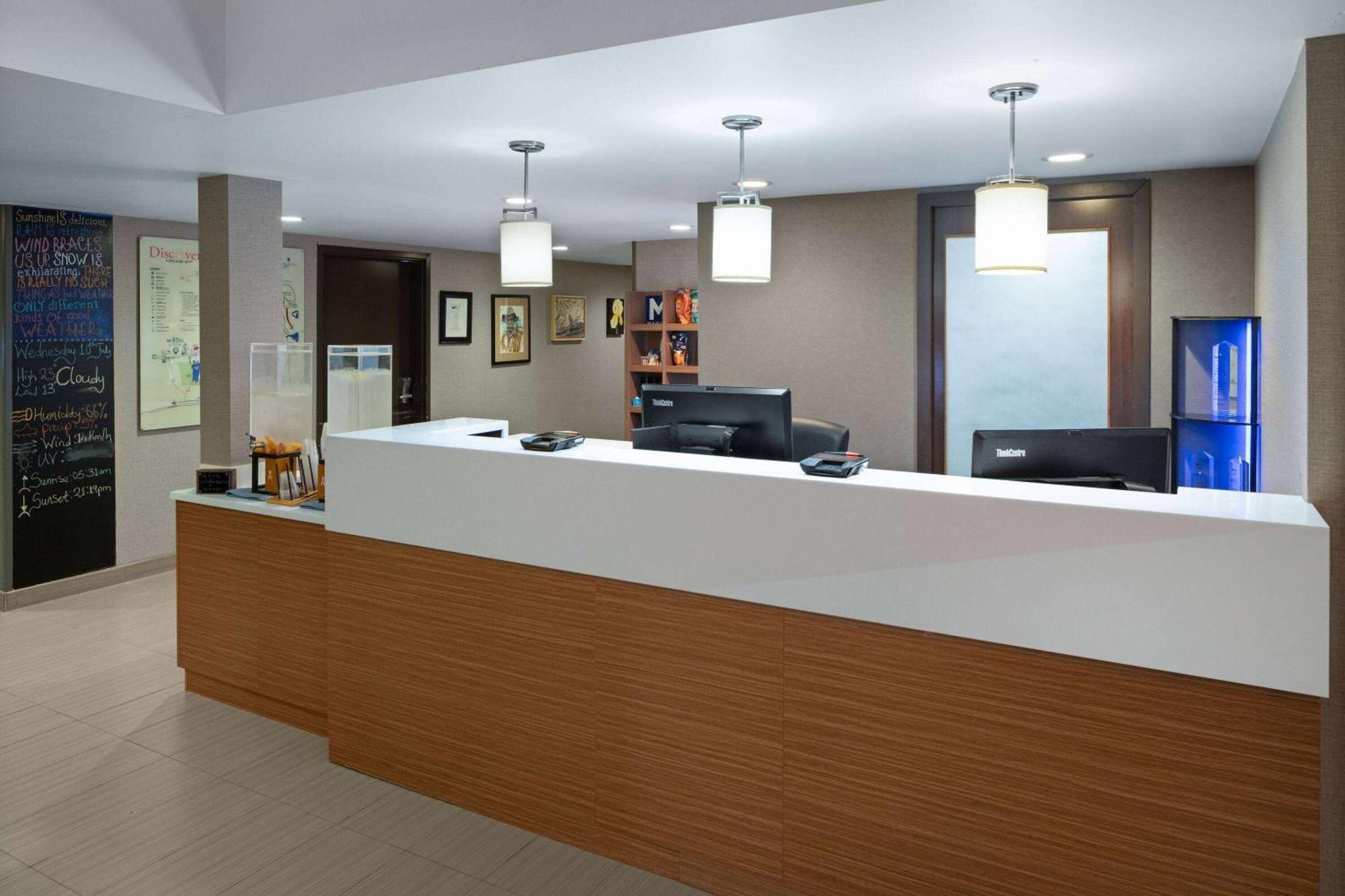 Microtel Inn & Suites By Wyndham Kirkland Lake Экстерьер фото