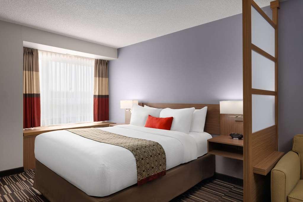 Microtel Inn & Suites By Wyndham Kirkland Lake Номер фото